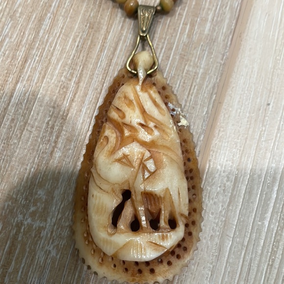 Vintage Miriam Haskell carved elephant necklace - Picture 2 of 12